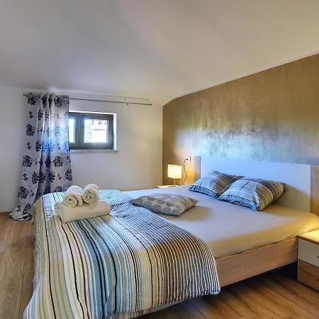 Villa In Rovinj With Private Pool And Sea Nearby *