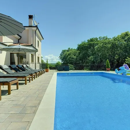 In Rovinj With Private Pool And Sea Nearby Villa