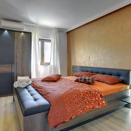 Spacious With Pool And Parasol In Rovinj * Rovinjsko Selo