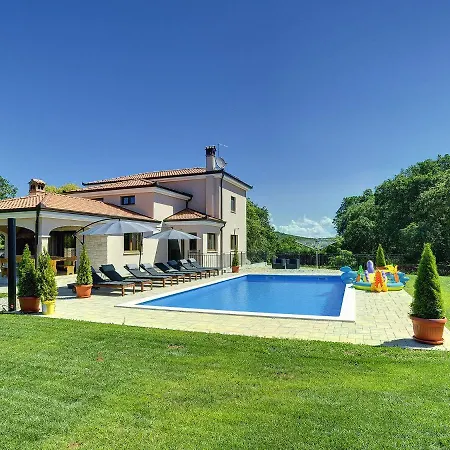 Spacious With Pool And Parasol In Rovinj * Rovinjsko Selo