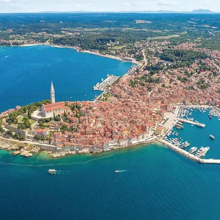 Villa In Rovinj With Private Pool And Sea Nearby *